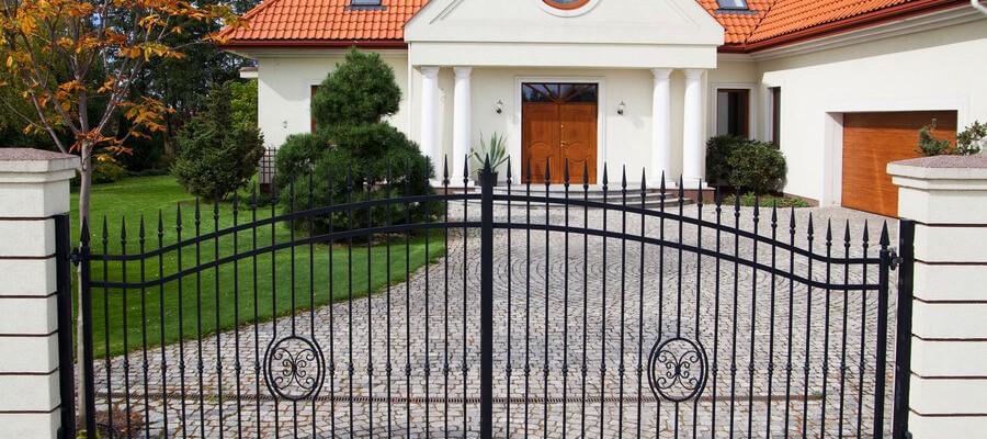 lakossagi-keszarnyu-kapuk-03