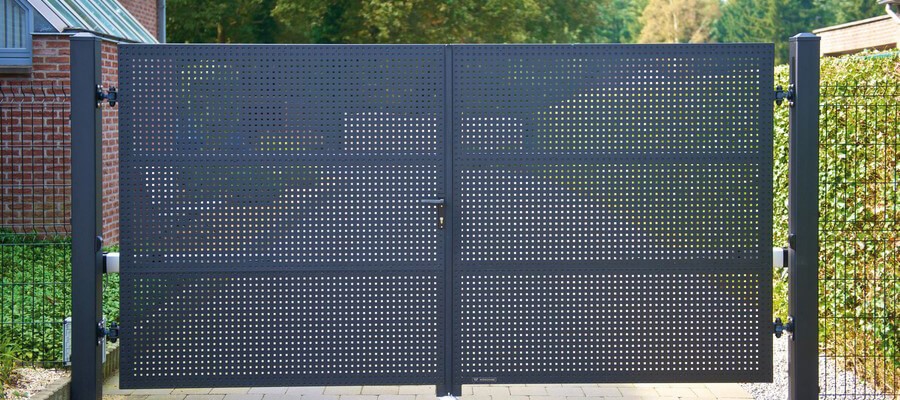 lakossagi-keszarnyu-kapuk-05