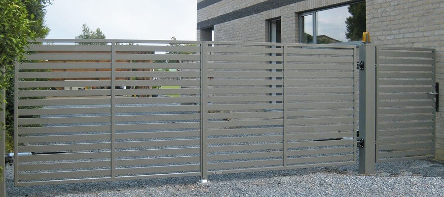 lakossagi-keszarnyu-kapuk-17